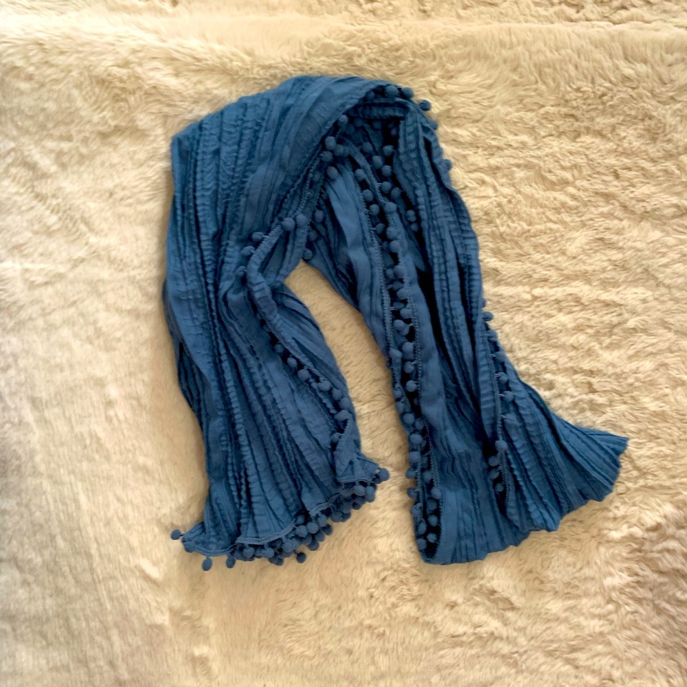 Ann Taylor blue scarf with tassels - never used